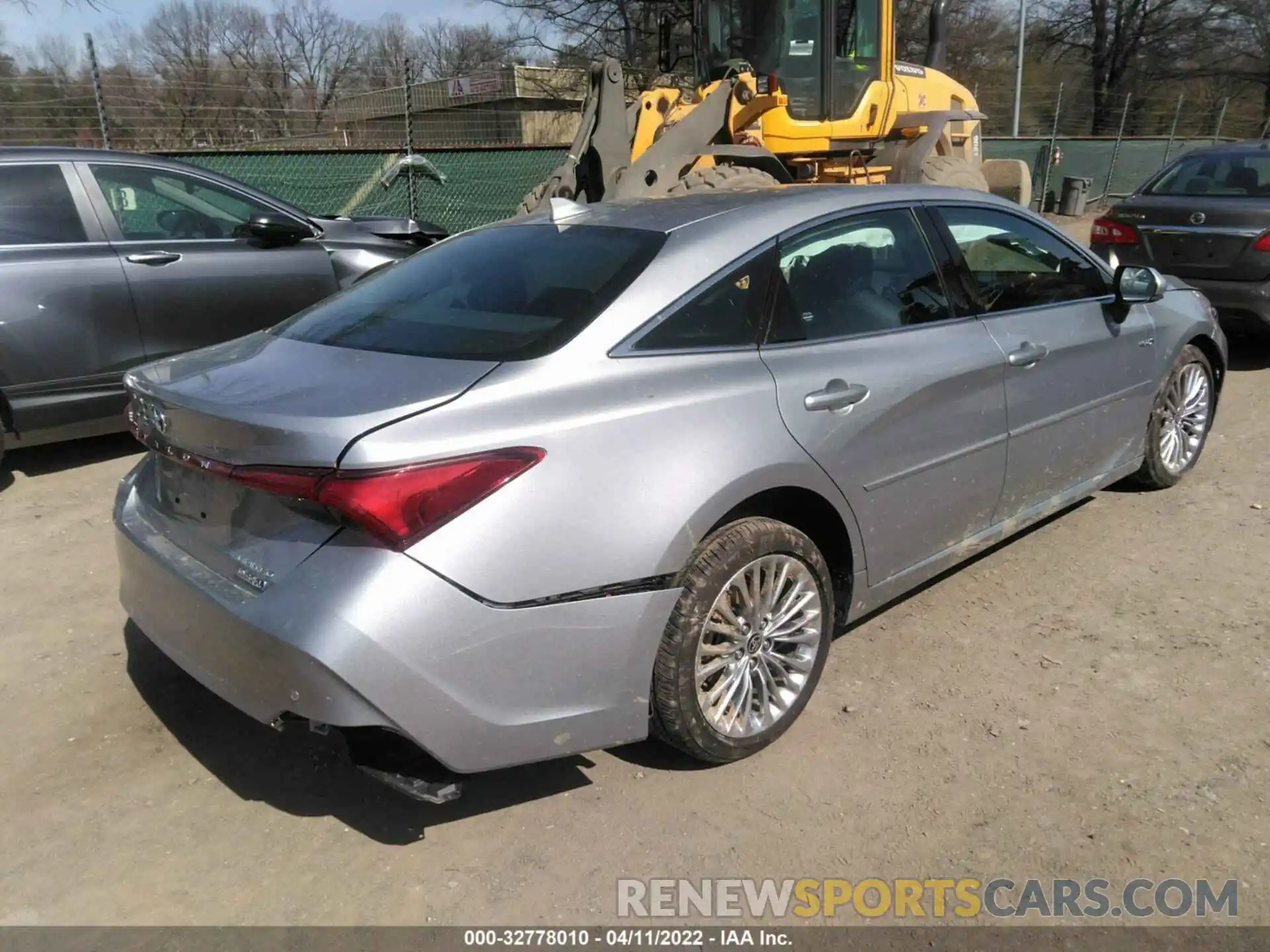 4 Photograph of a damaged car 4T1DA1AB8MU003601 TOYOTA AVALON 2021