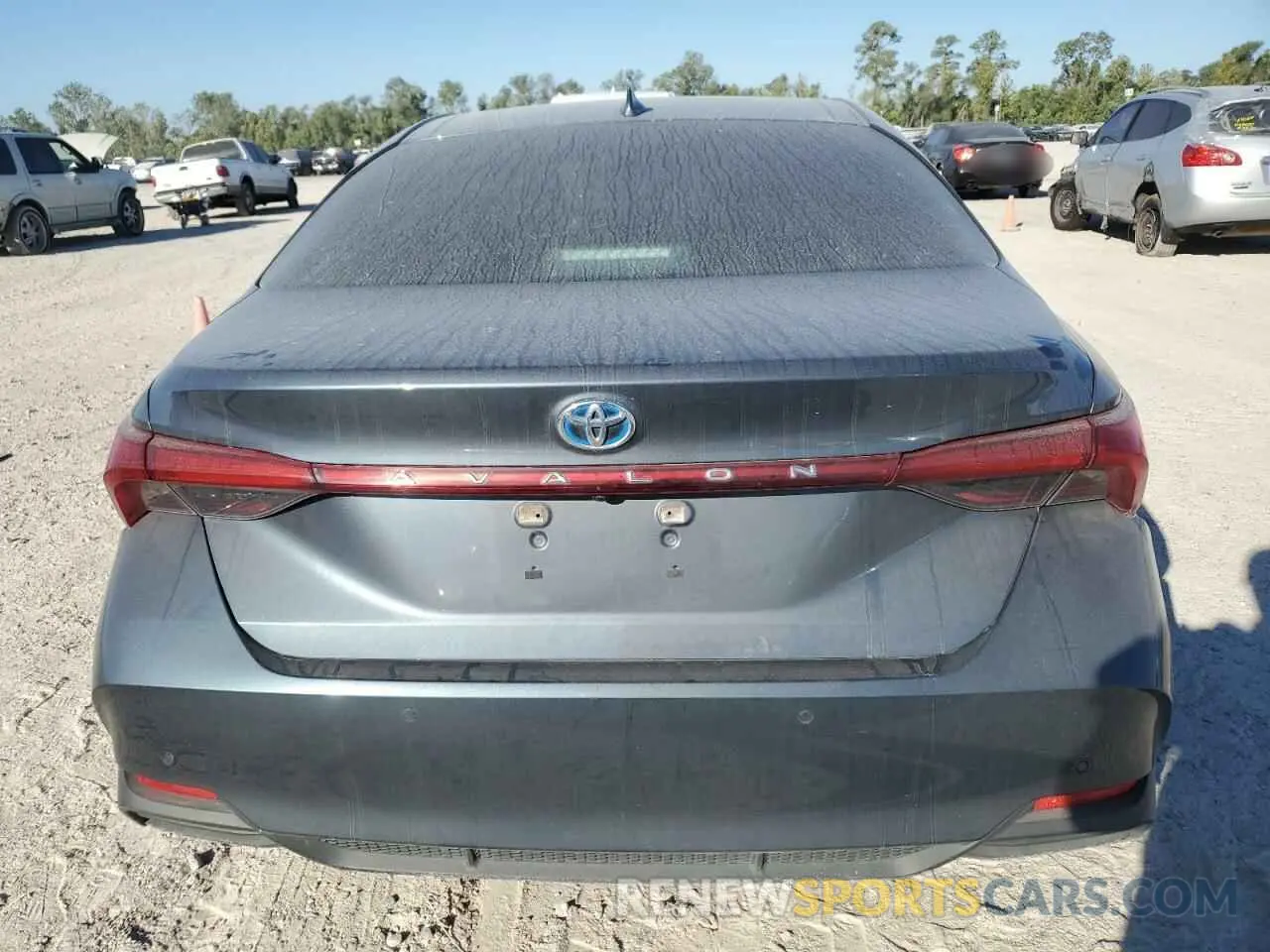 6 Photograph of a damaged car 4T1DA1AB8MU004652 TOYOTA AVALON 2021
