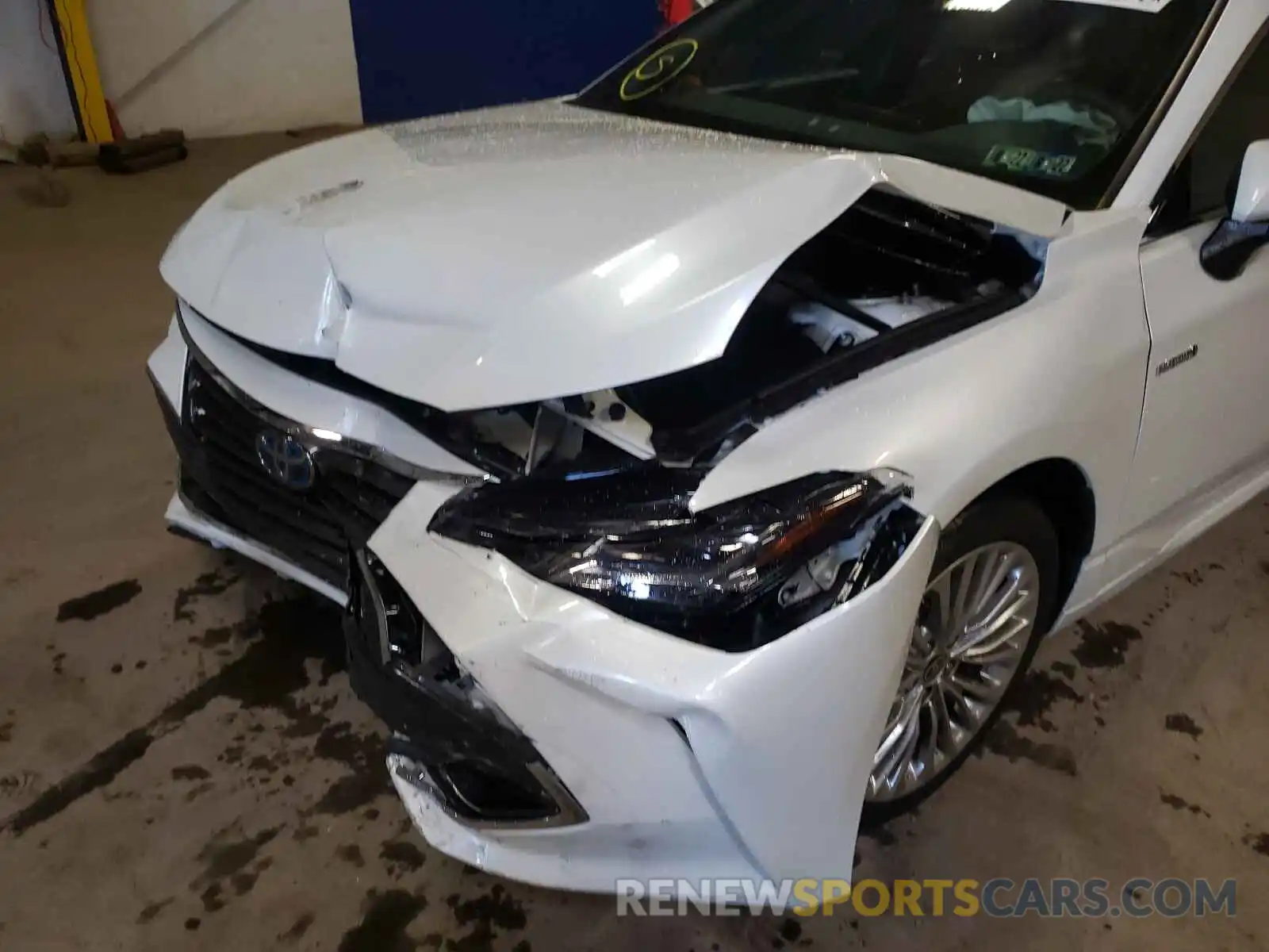 9 Photograph of a damaged car 4T1DA1AB8MU007471 TOYOTA AVALON 2021