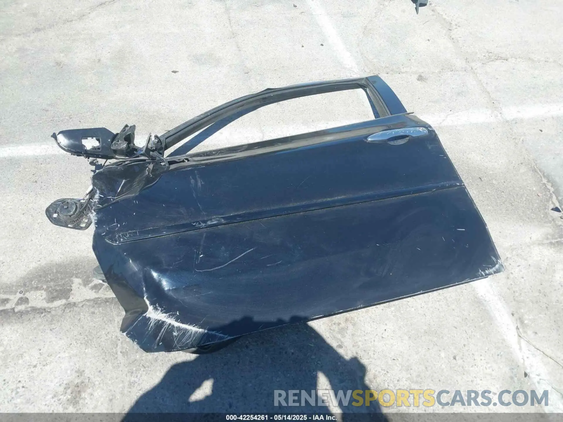 11 Photograph of a damaged car 4T1DZ1FB2MU065948 TOYOTA AVALON 2021