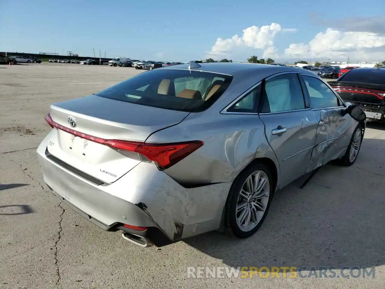 4 Photograph of a damaged car 4T1DZ1FB3MU068602 TOYOTA AVALON 2021