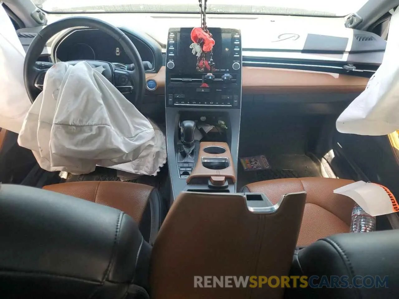 8 Photograph of a damaged car 4T1EA1AB0MU001362 TOYOTA AVALON 2021