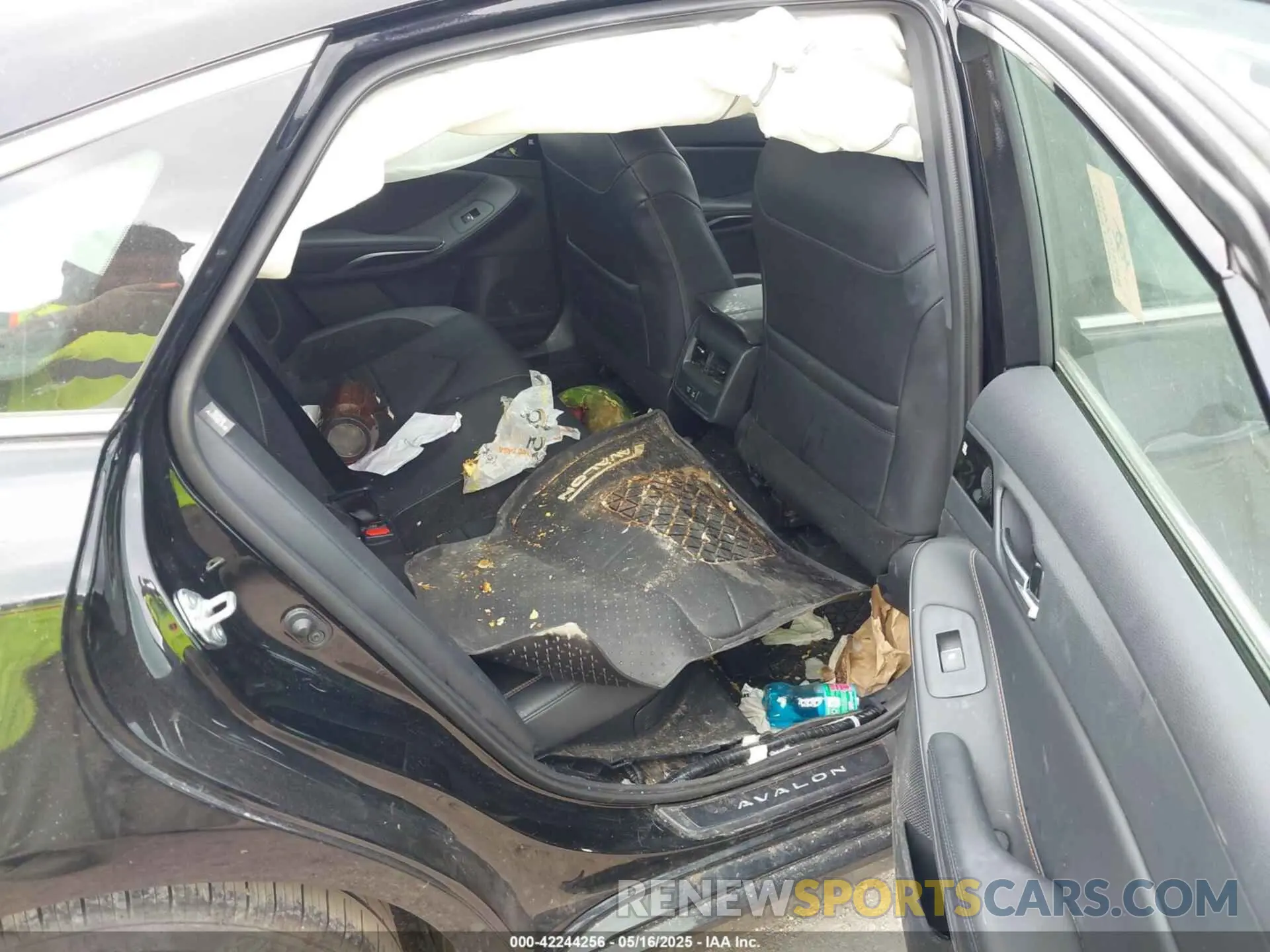 8 Photograph of a damaged car 4T1EA1AB0MU005265 TOYOTA AVALON 2021