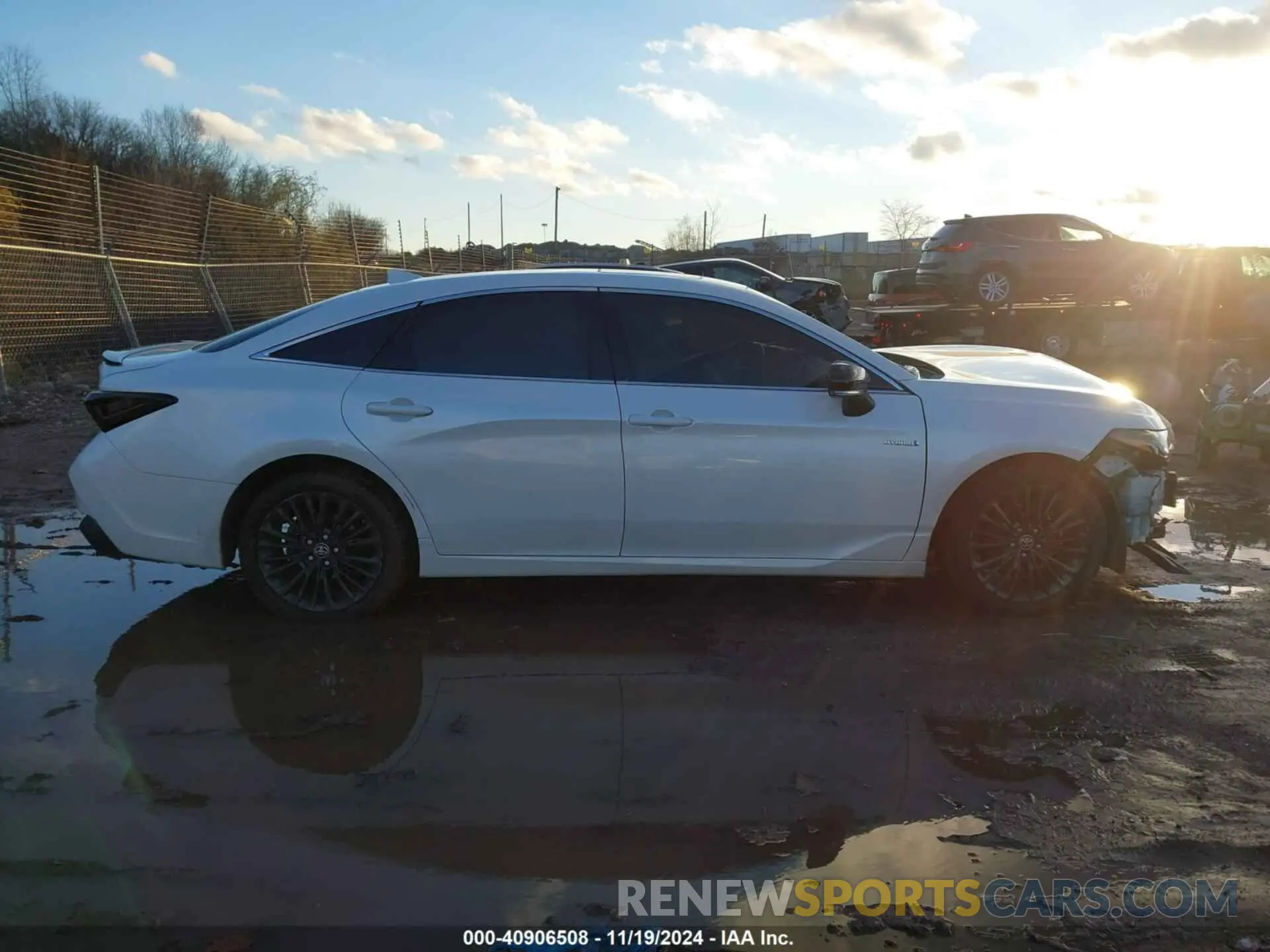 13 Photograph of a damaged car 4T1EA1AB0MU008120 TOYOTA AVALON 2021
