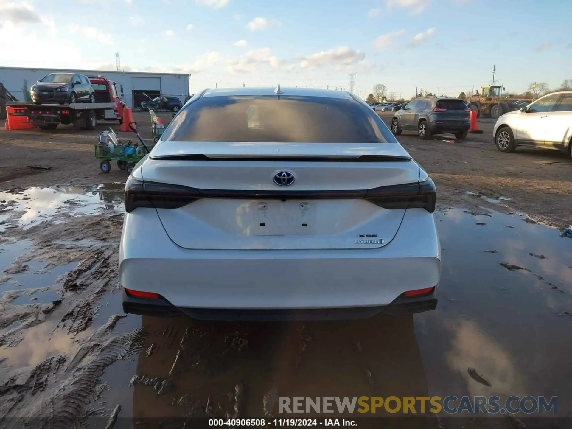 16 Photograph of a damaged car 4T1EA1AB0MU008120 TOYOTA AVALON 2021