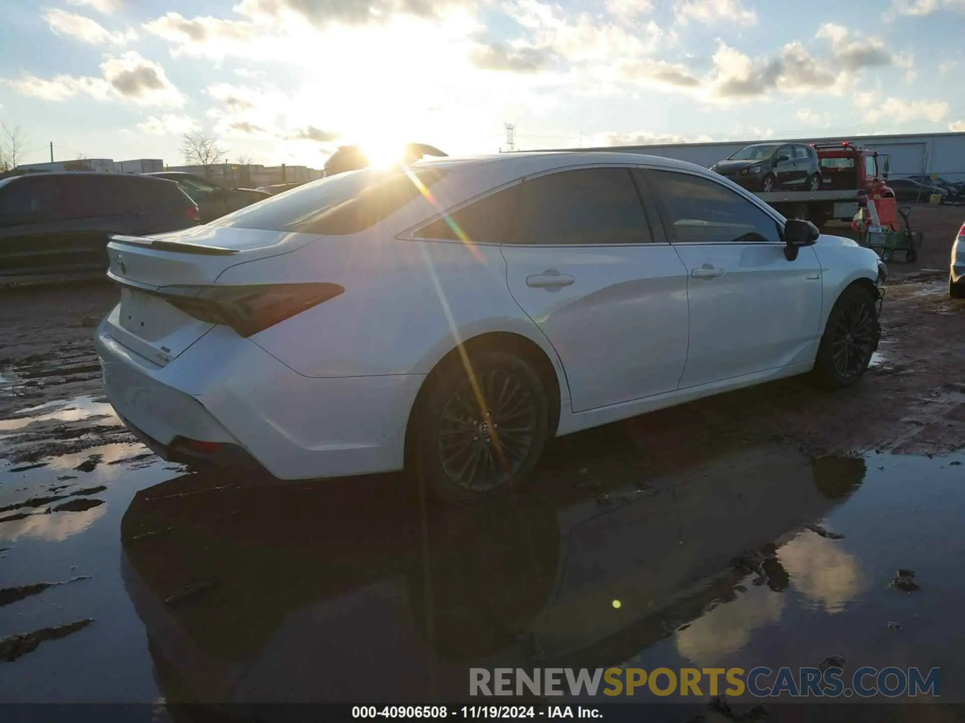 4 Photograph of a damaged car 4T1EA1AB0MU008120 TOYOTA AVALON 2021