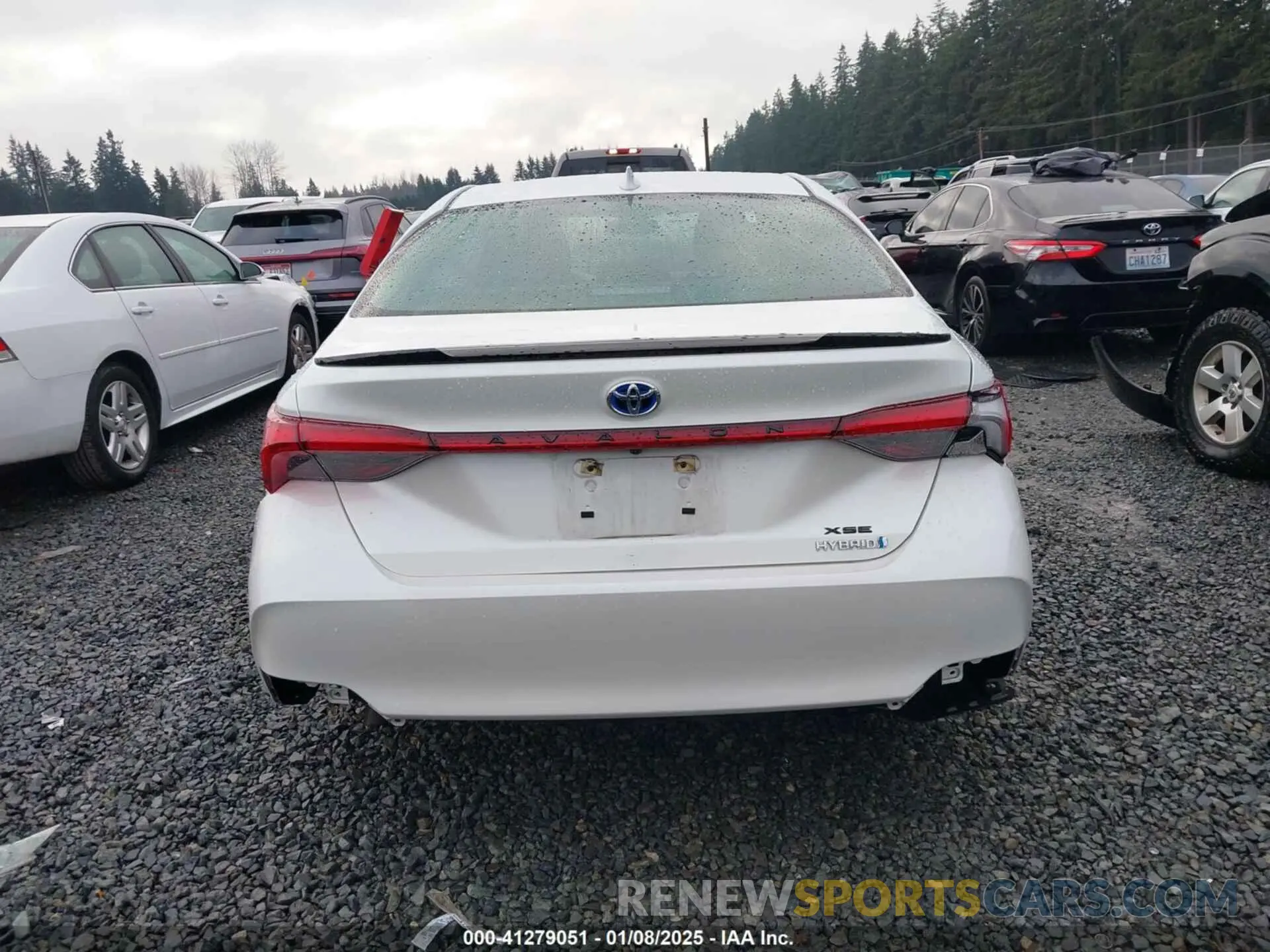 17 Photograph of a damaged car 4T1EA1AB1MU002228 TOYOTA AVALON 2021