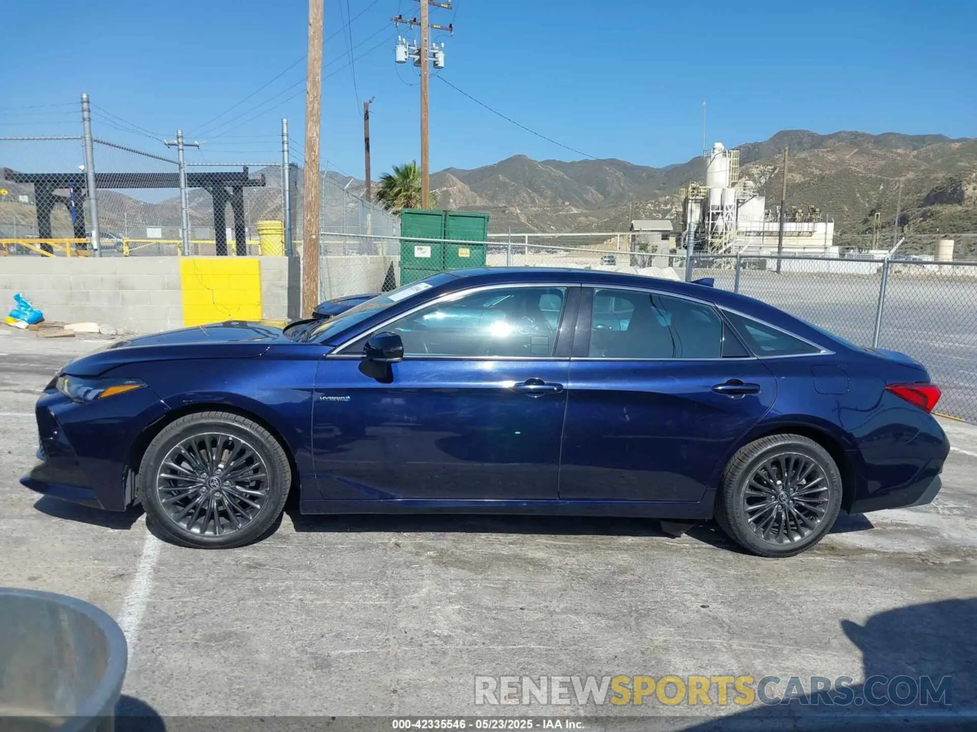 14 Photograph of a damaged car 4T1EA1AB3MU005275 TOYOTA AVALON 2021