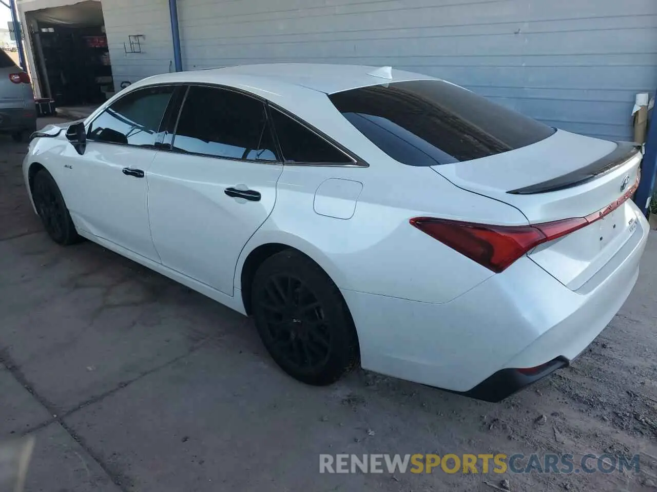 2 Photograph of a damaged car 4T1EA1AB5MU010090 TOYOTA AVALON 2021