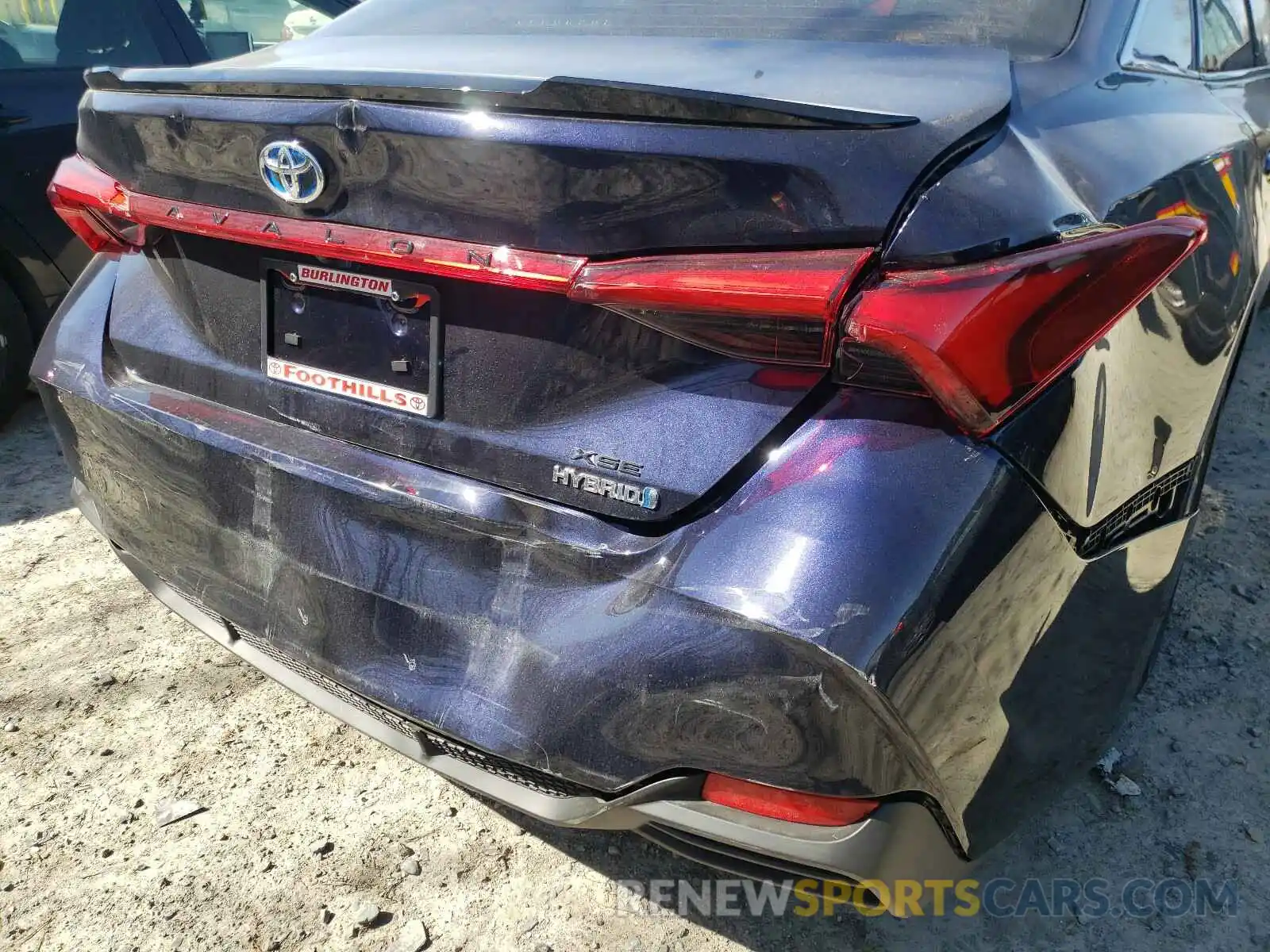 9 Photograph of a damaged car 4T1EA1AB7MU002203 TOYOTA AVALON 2021