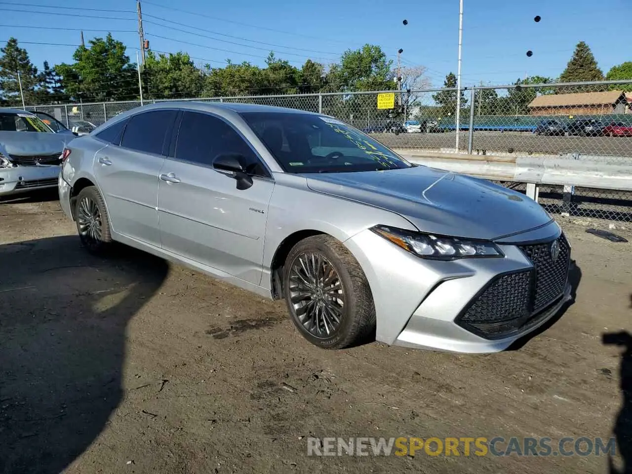 4 Photograph of a damaged car 4T1EA1AB7MU005523 TOYOTA AVALON 2021