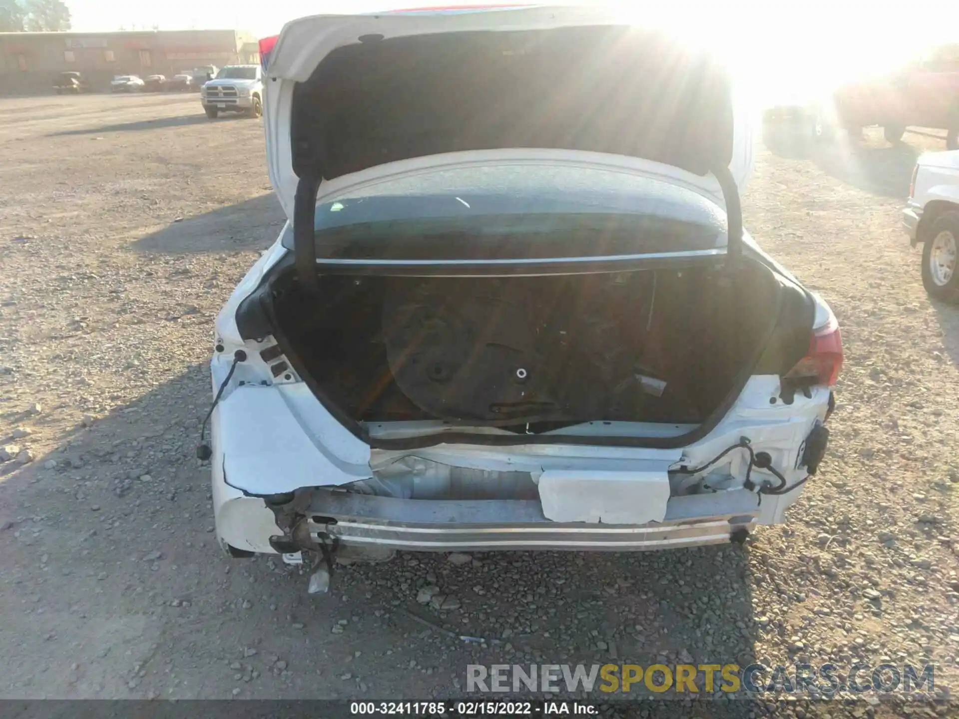 6 Photograph of a damaged car 4T1EA1AB9MU010674 TOYOTA AVALON 2021