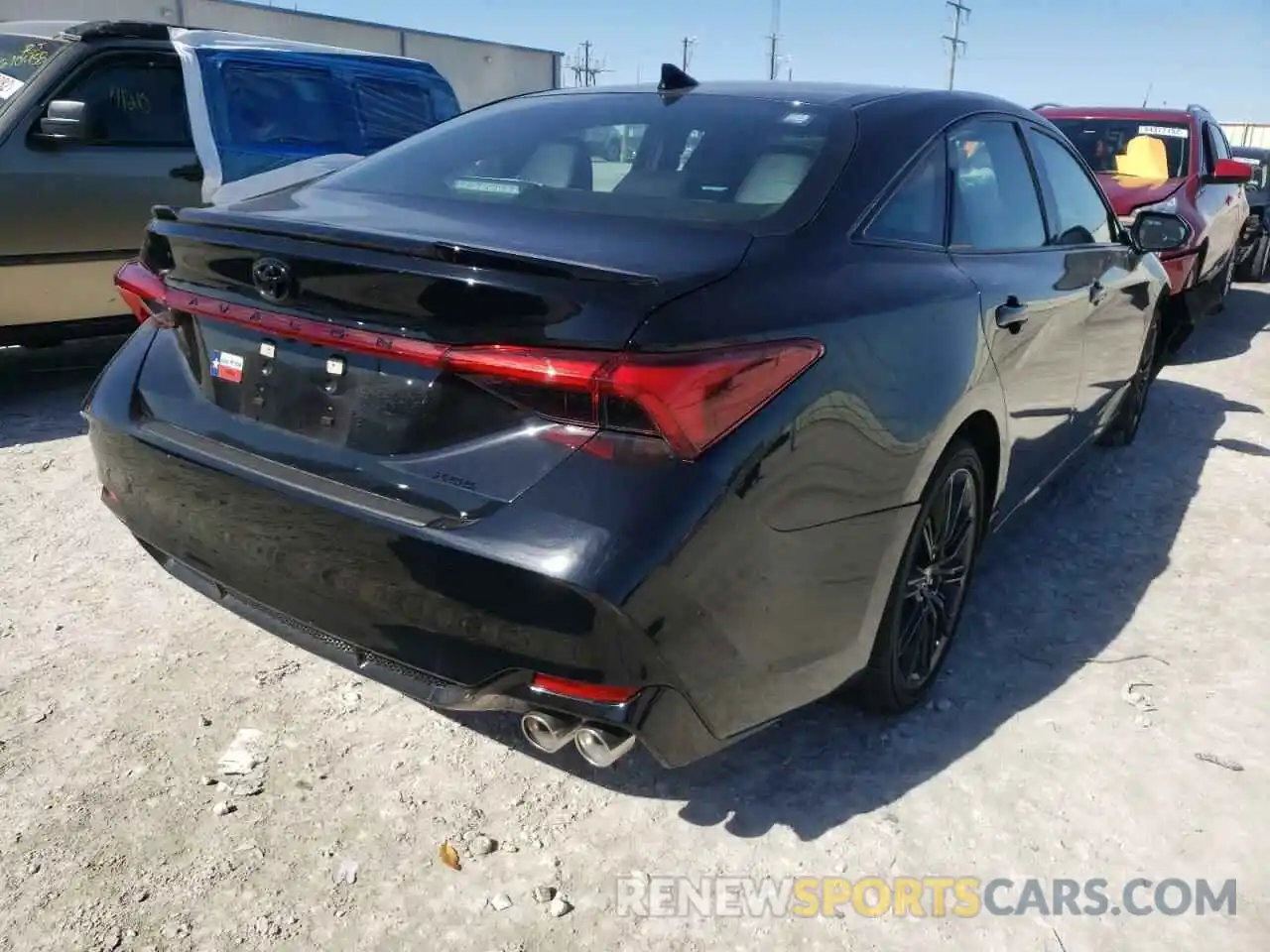 4 Photograph of a damaged car 4T1EZ1FB3MU070337 TOYOTA AVALON 2021