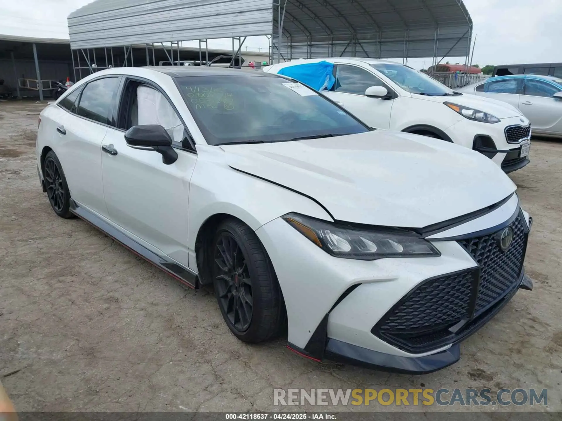 1 Photograph of a damaged car 4T1FZ1FB1MU057347 TOYOTA AVALON 2021