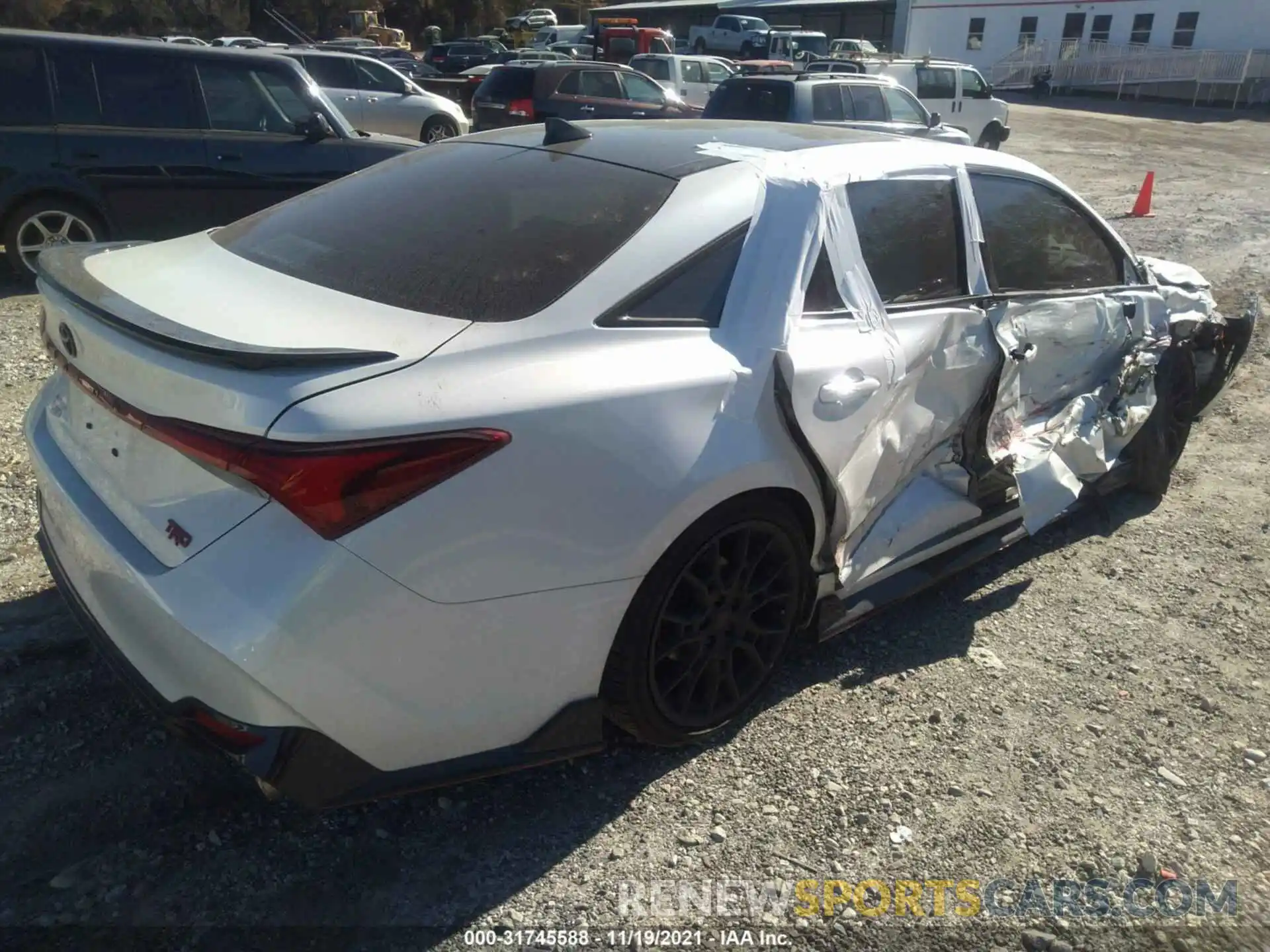 4 Photograph of a damaged car 4T1FZ1FB2MU067384 TOYOTA AVALON 2021