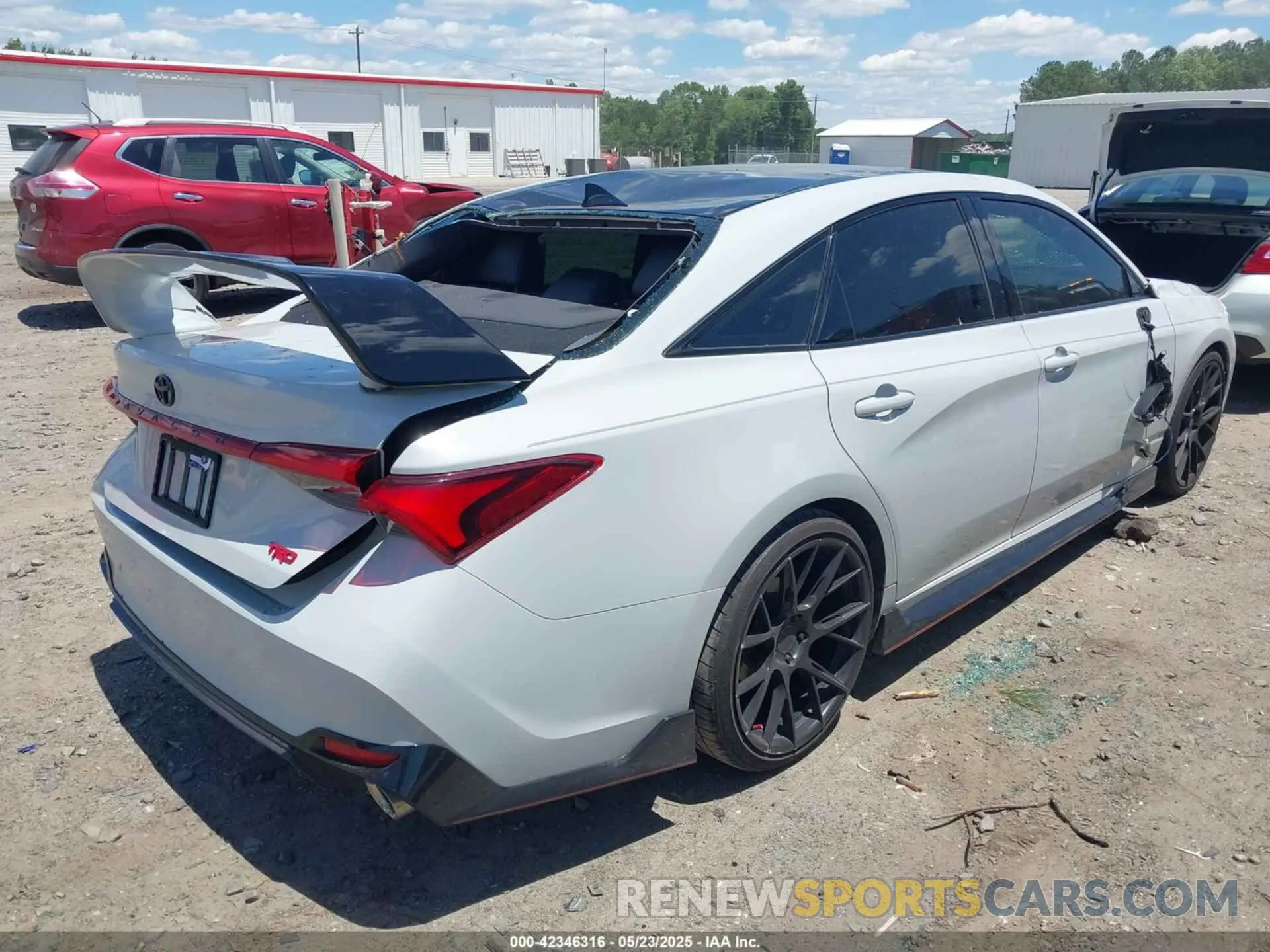4 Photograph of a damaged car 4T1FZ1FB3MU056572 TOYOTA AVALON 2021
