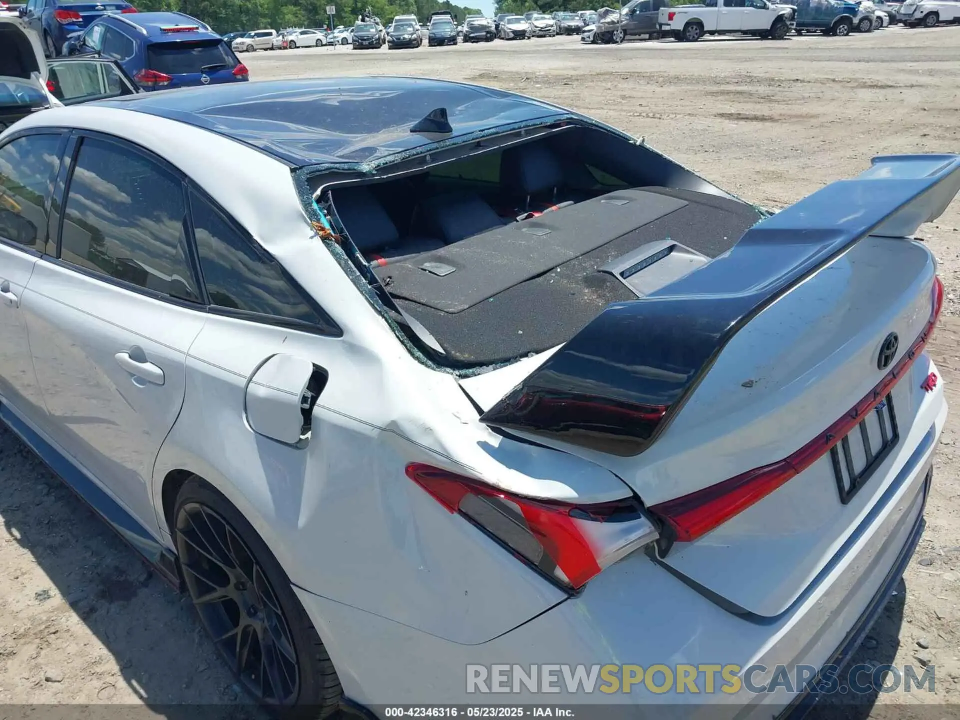 6 Photograph of a damaged car 4T1FZ1FB3MU056572 TOYOTA AVALON 2021