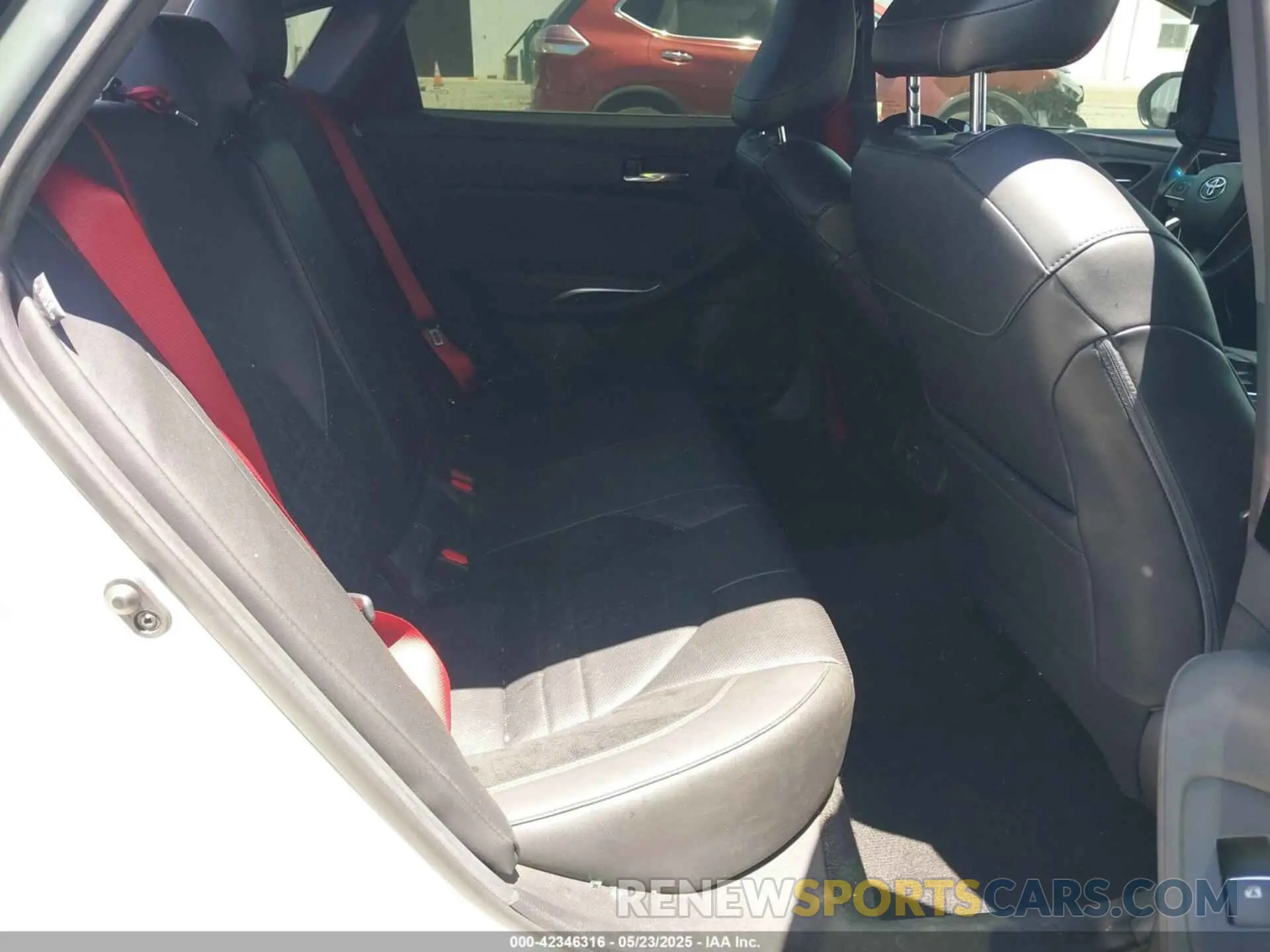 8 Photograph of a damaged car 4T1FZ1FB3MU056572 TOYOTA AVALON 2021