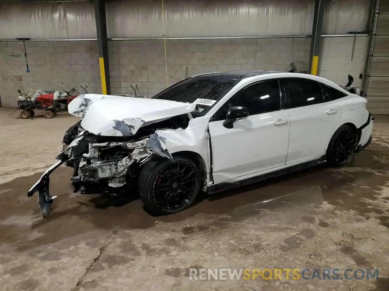 1 Photograph of a damaged car 4T1FZ1FB3MU060282 TOYOTA AVALON 2021