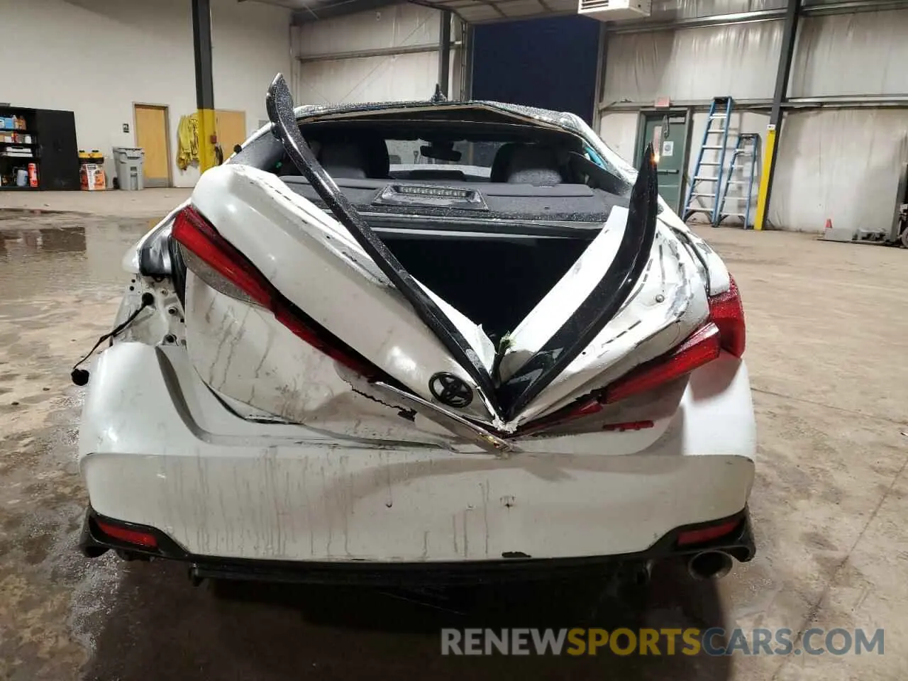 6 Photograph of a damaged car 4T1FZ1FB3MU060282 TOYOTA AVALON 2021