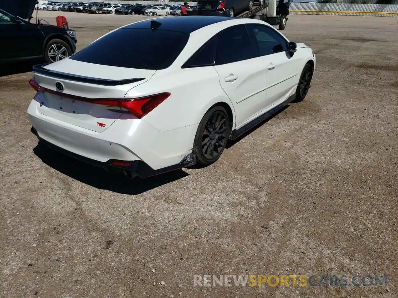 4 Photograph of a damaged car 4T1FZ1FB4MU060789 TOYOTA AVALON 2021