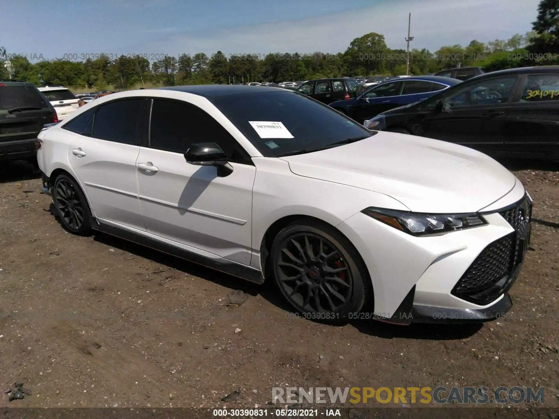 1 Photograph of a damaged car 4T1FZ1FB5MU056797 TOYOTA AVALON 2021