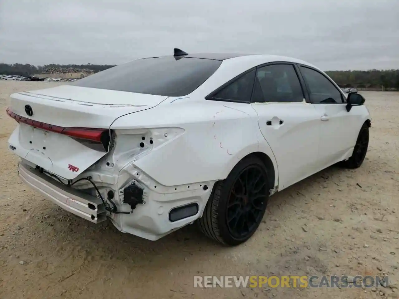 4 Photograph of a damaged car 4T1FZ1FB6MU064441 TOYOTA AVALON 2021