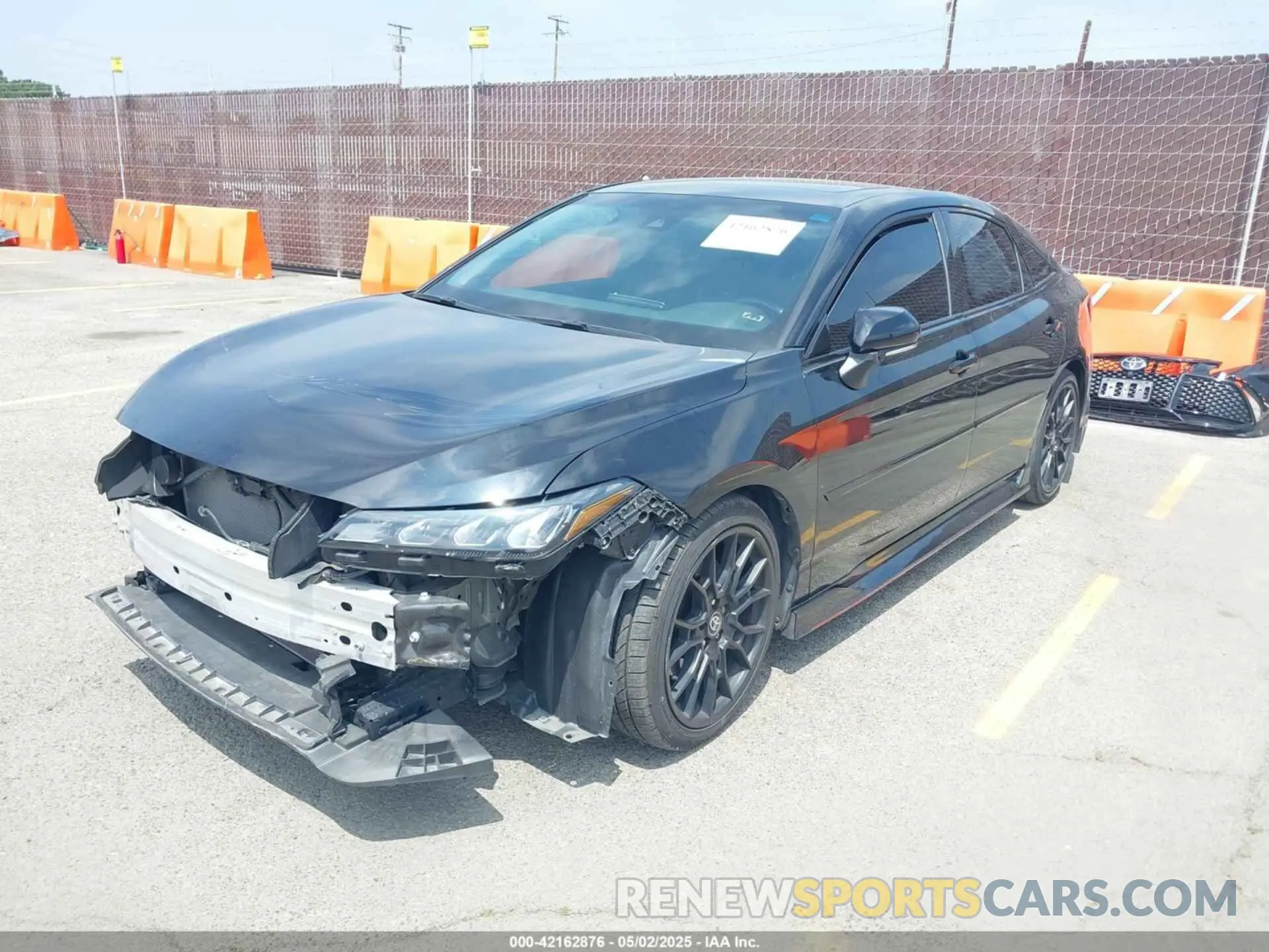 2 Photograph of a damaged car 4T1FZ1FBXMU070548 TOYOTA AVALON 2021