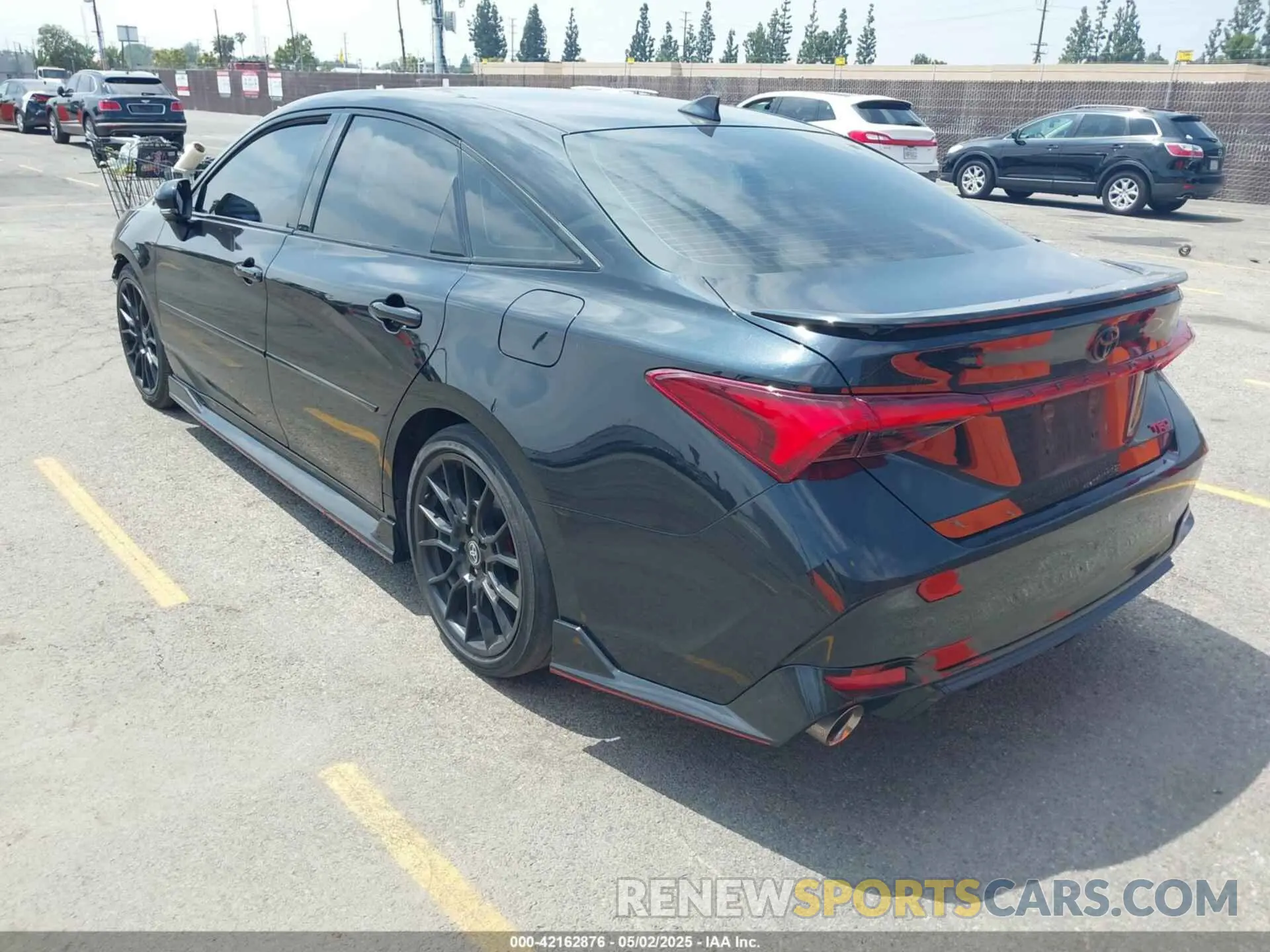 3 Photograph of a damaged car 4T1FZ1FBXMU070548 TOYOTA AVALON 2021