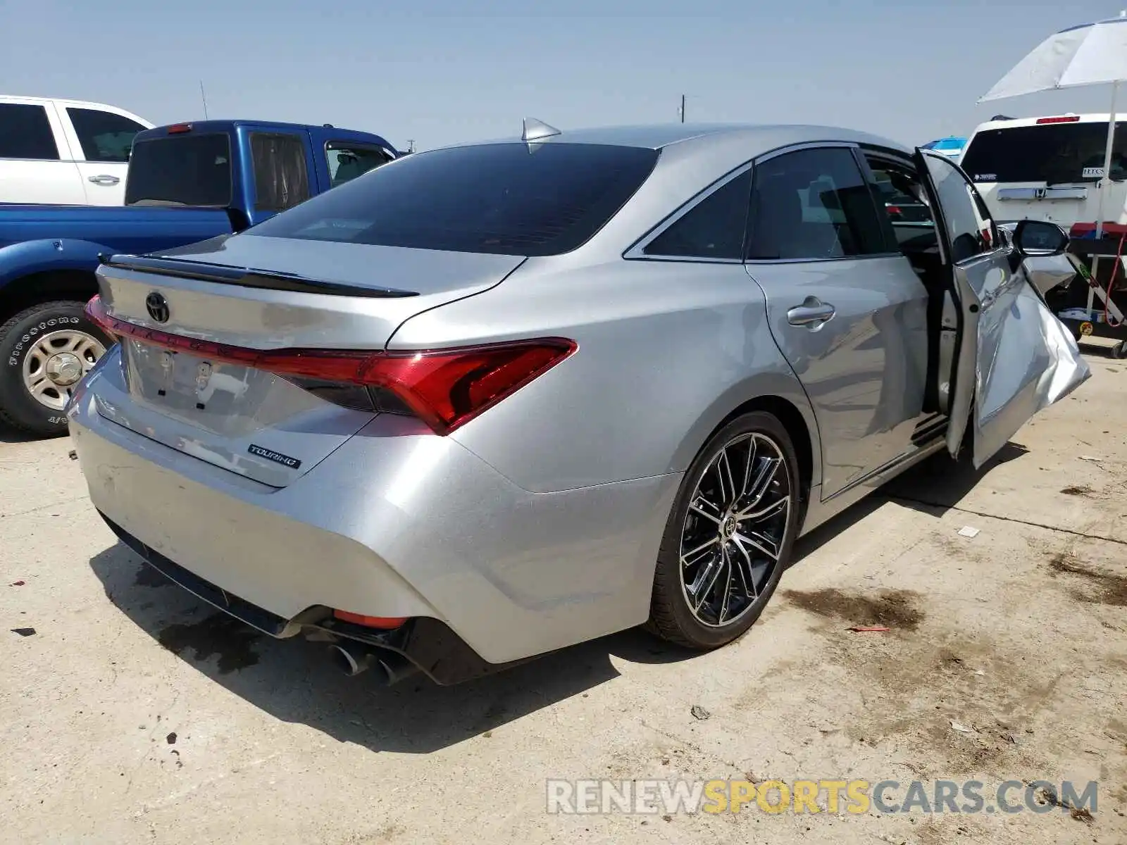 4 Photograph of a damaged car 4T1GZ1FB1MU059782 TOYOTA AVALON 2021