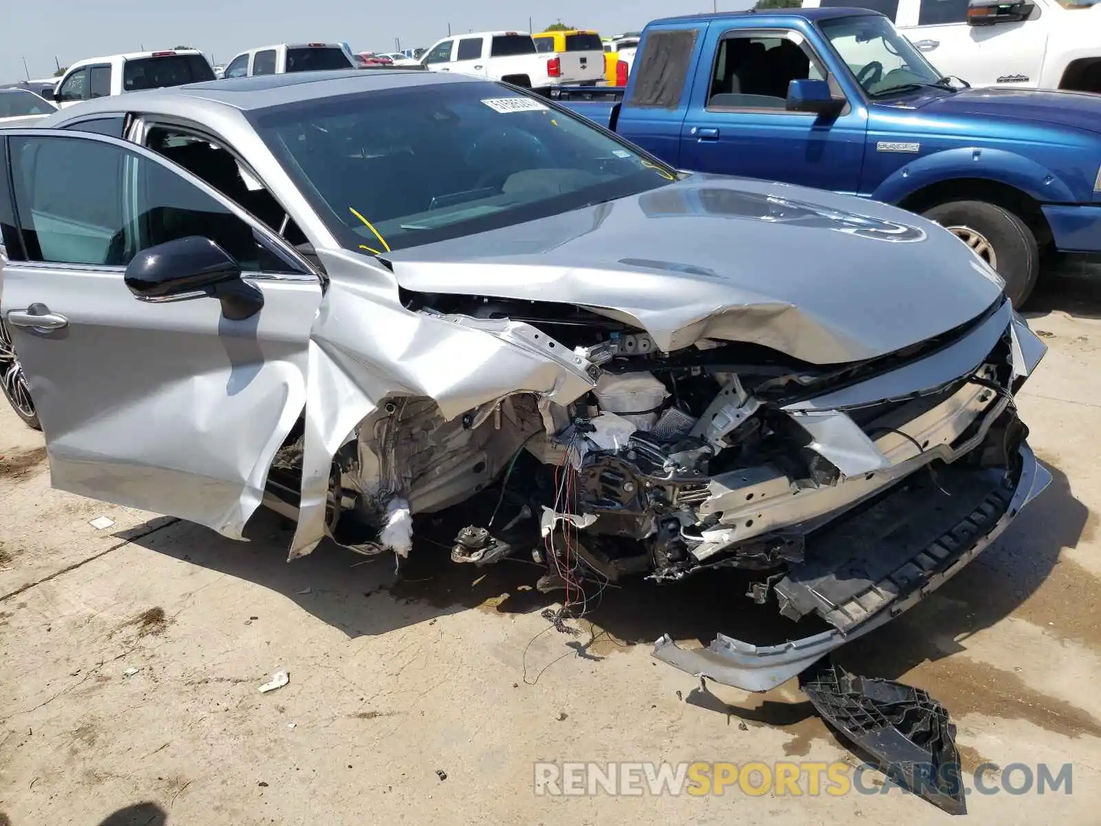 9 Photograph of a damaged car 4T1GZ1FB1MU059782 TOYOTA AVALON 2021