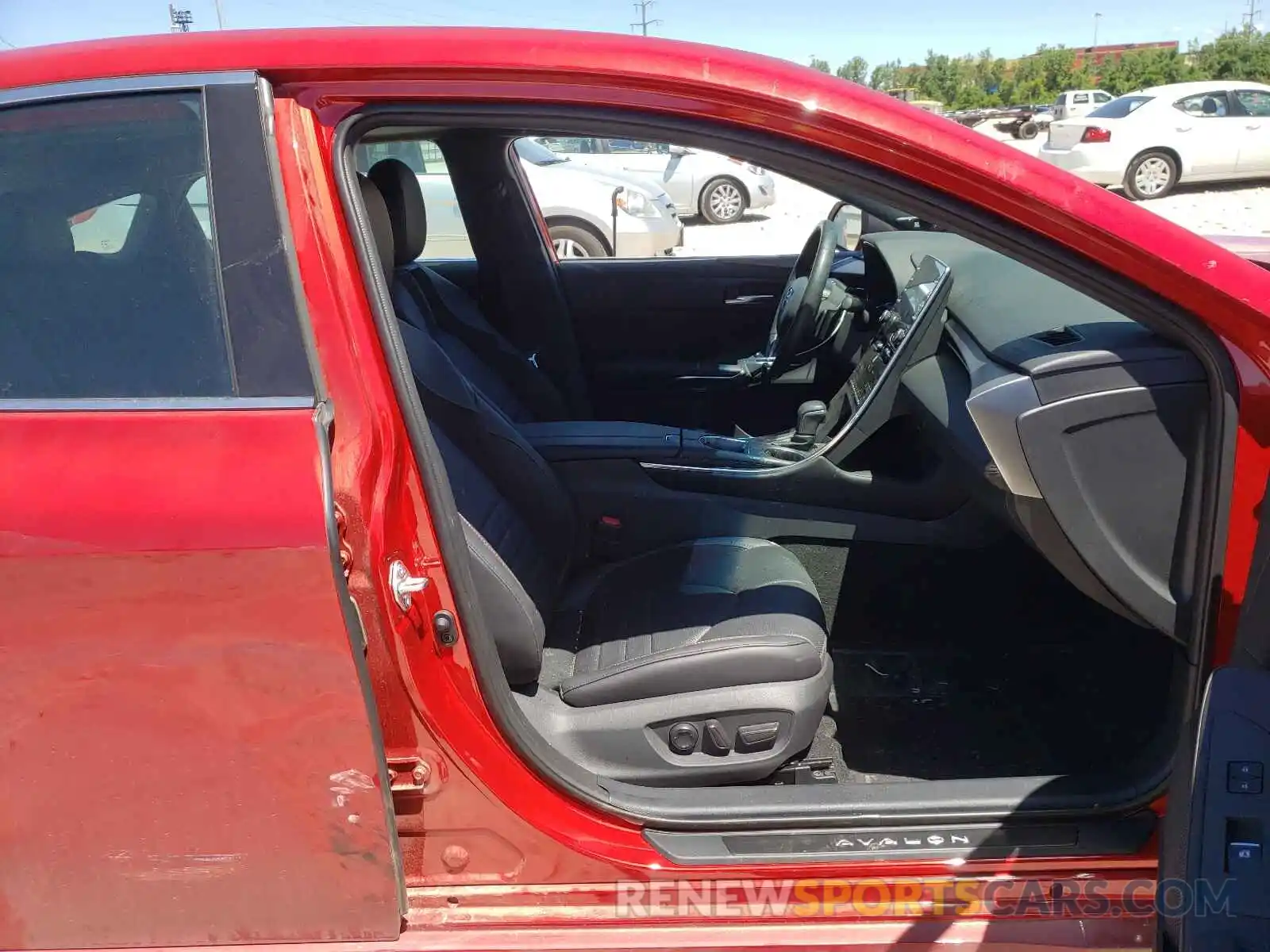 5 Photograph of a damaged car 4T1HZ1FB4MU061353 TOYOTA AVALON 2021