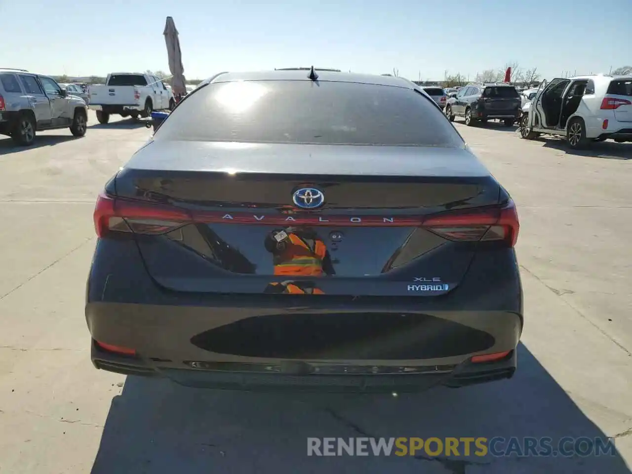 6 Photograph of a damaged car 4T1JA1AB8MU001429 TOYOTA AVALON 2021