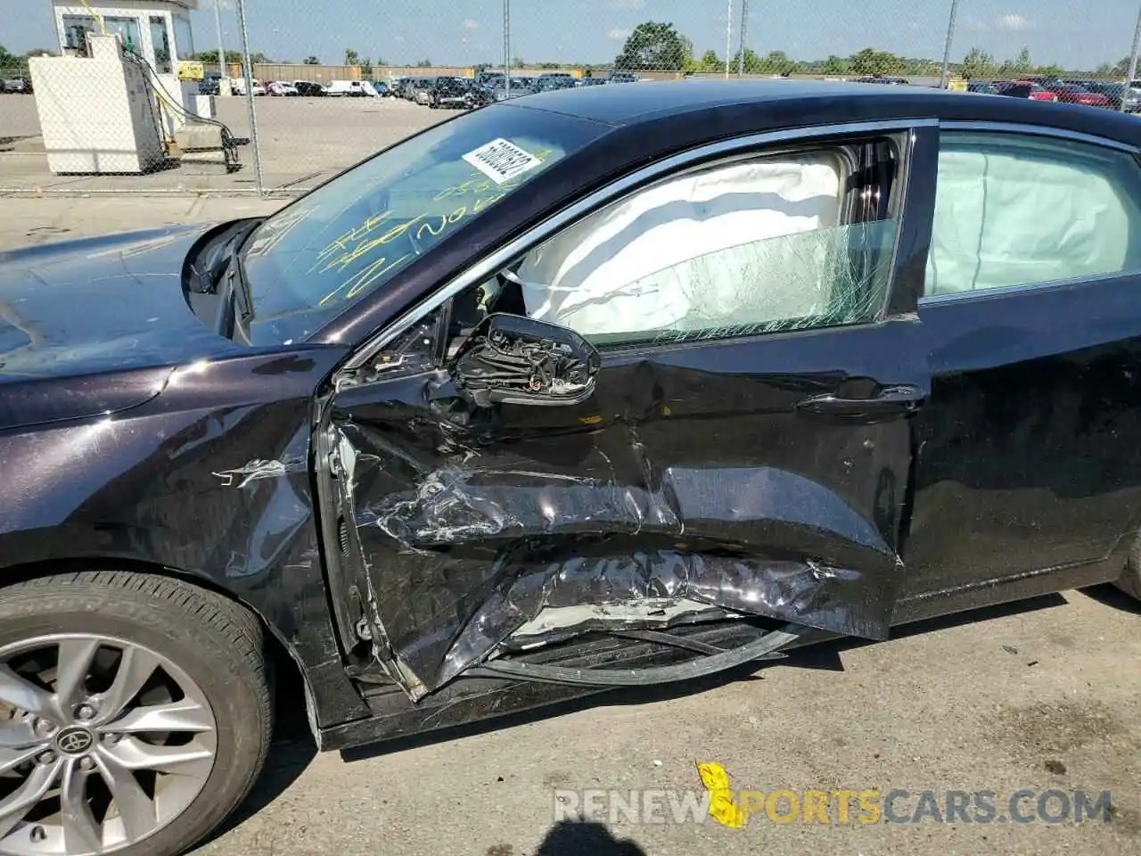 9 Photograph of a damaged car 4T1JZ1FB0MU057415 TOYOTA AVALON 2021