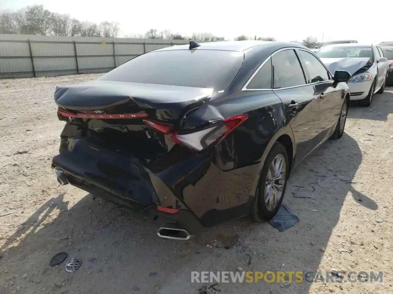 4 Photograph of a damaged car 4T1JZ1FB0MU070729 TOYOTA AVALON 2021