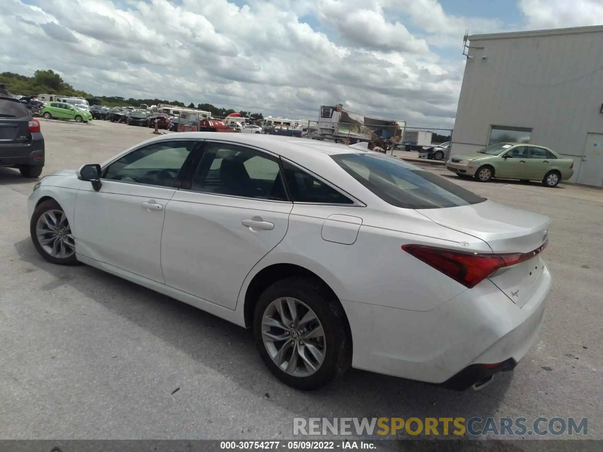 3 Photograph of a damaged car 4T1JZ1FB1MU056614 TOYOTA AVALON 2021