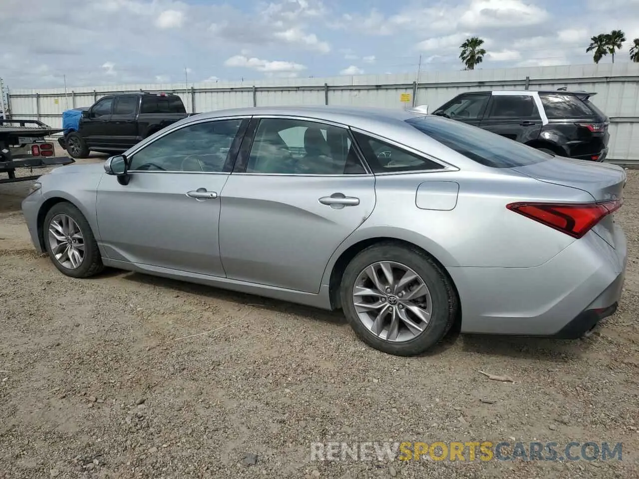 2 Photograph of a damaged car 4T1JZ1FB1MU064793 TOYOTA AVALON 2021