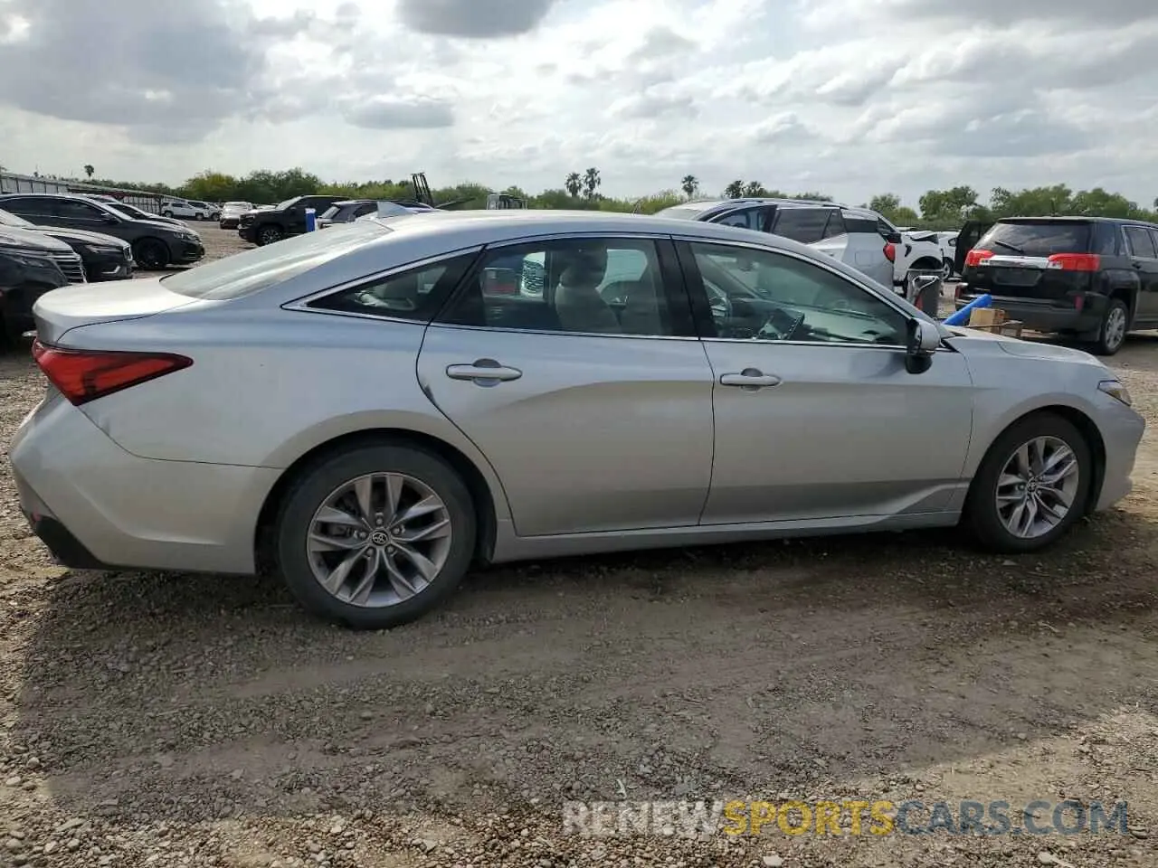 3 Photograph of a damaged car 4T1JZ1FB1MU064793 TOYOTA AVALON 2021