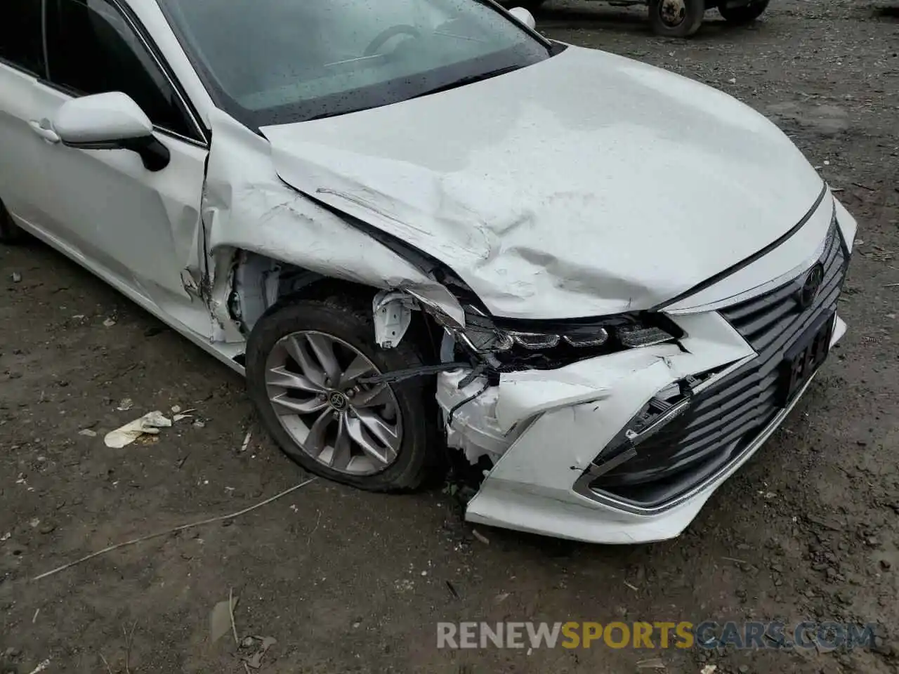 9 Photograph of a damaged car 4T1JZ1FB2MU057271 TOYOTA AVALON 2021