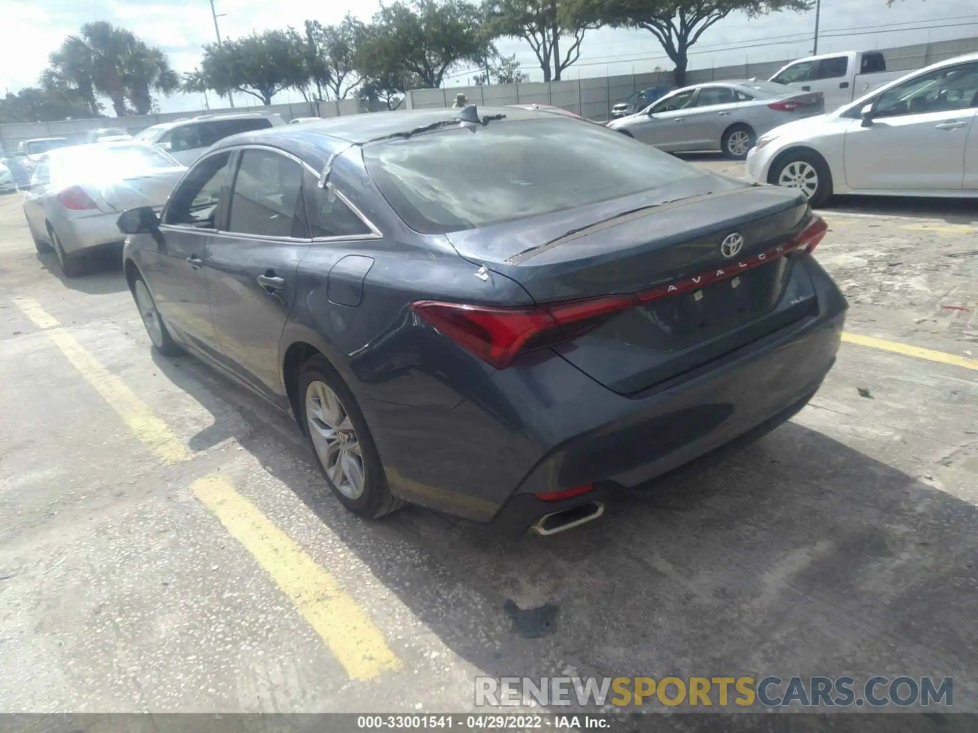 3 Photograph of a damaged car 4T1JZ1FB4MU063931 TOYOTA AVALON 2021