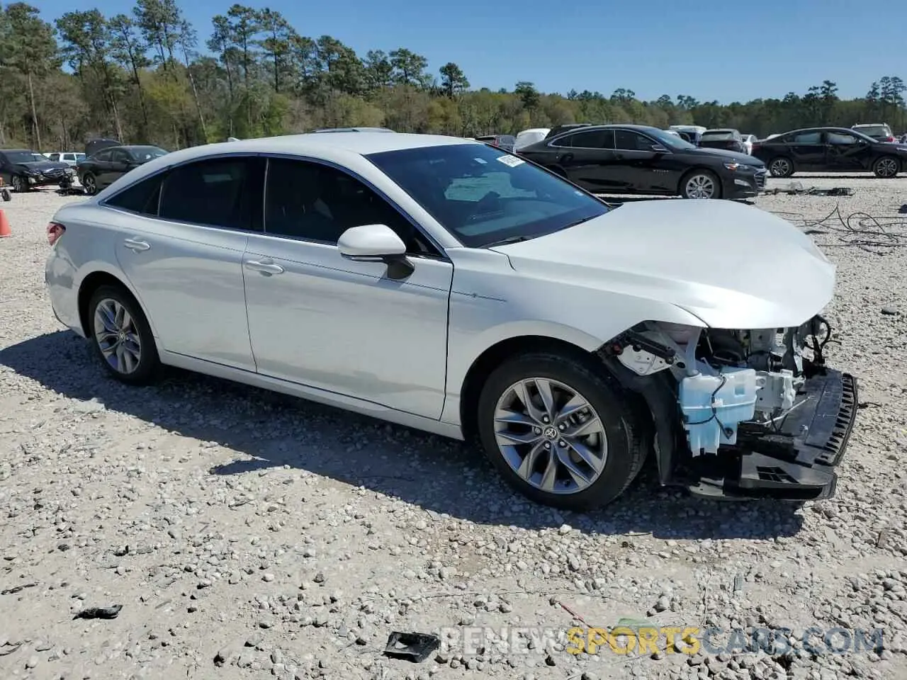 4 Photograph of a damaged car 4T1JZ1FB4MU070684 TOYOTA AVALON 2021