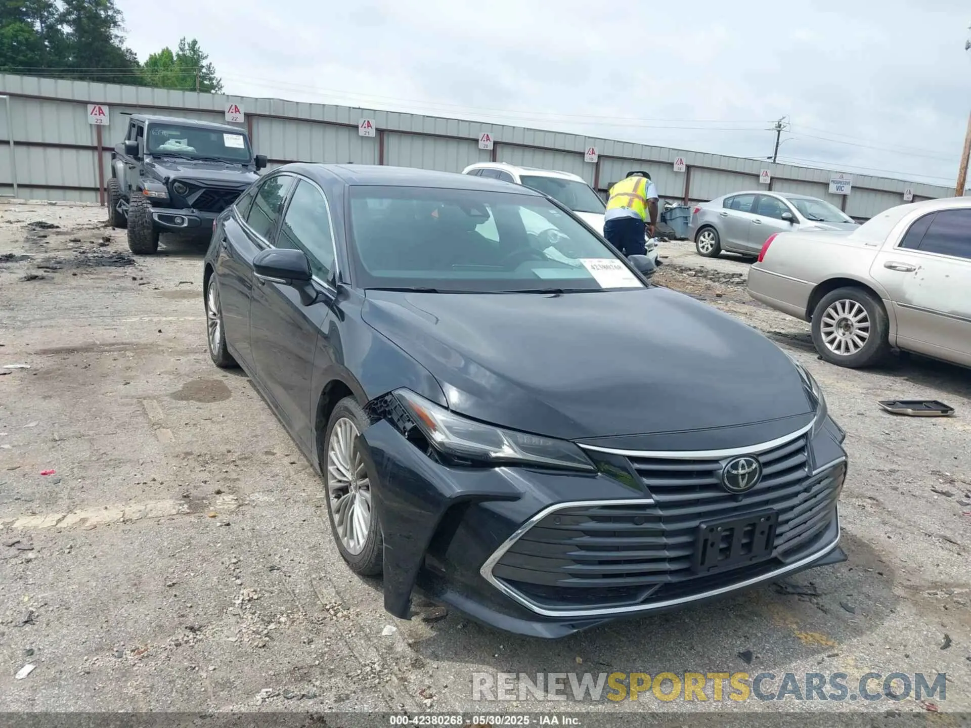 1 Photograph of a damaged car 4T1NB1BBXMU002160 TOYOTA AVALON 2021