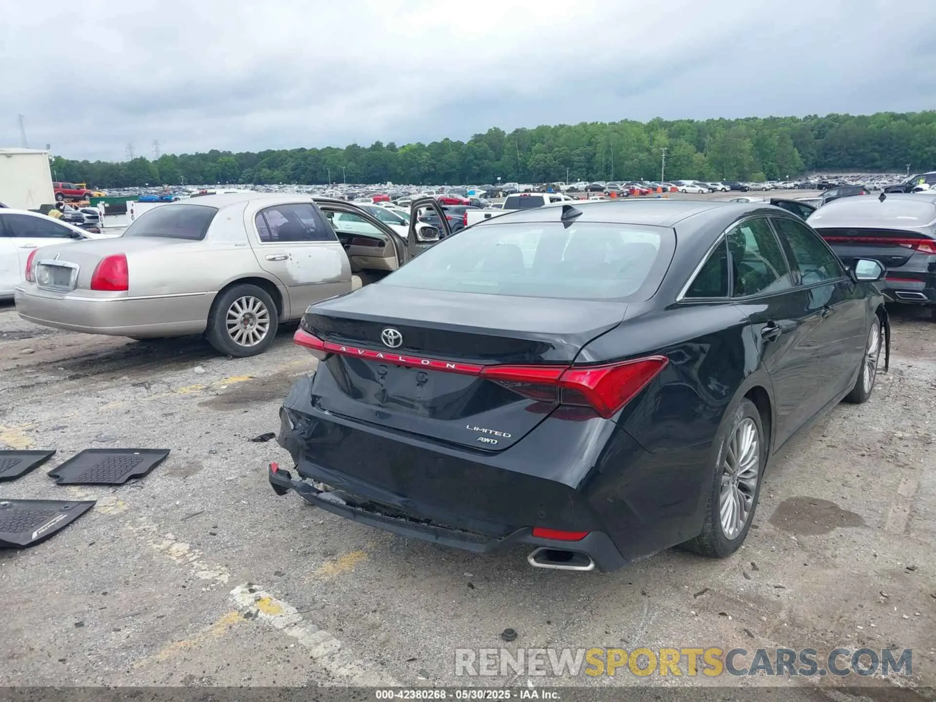 4 Photograph of a damaged car 4T1NB1BBXMU002160 TOYOTA AVALON 2021