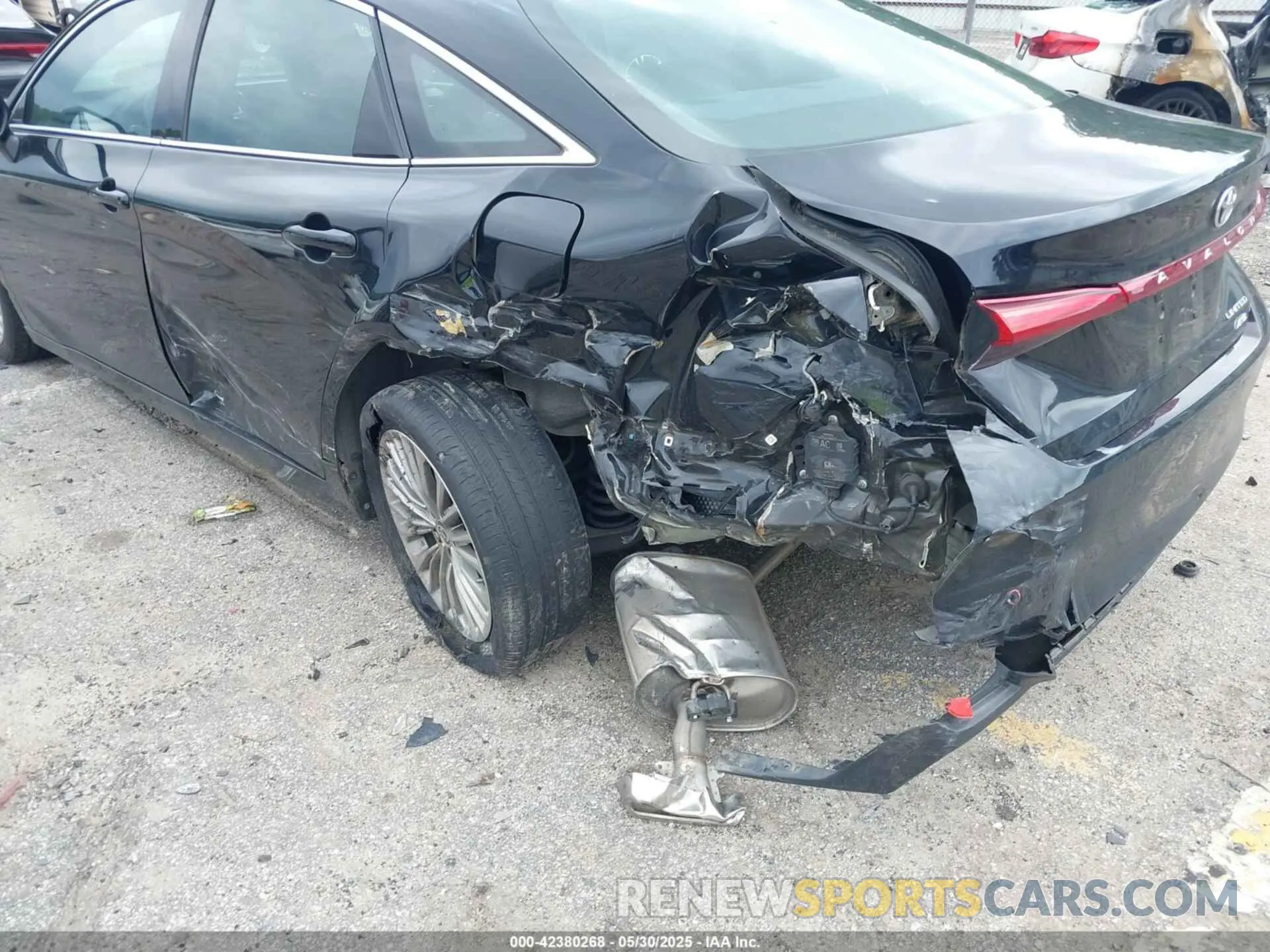6 Photograph of a damaged car 4T1NB1BBXMU002160 TOYOTA AVALON 2021