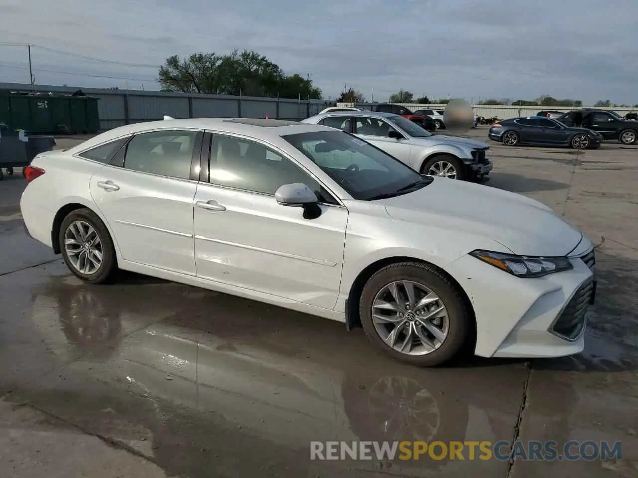 4 Photograph of a damaged car 4T1AA1AB4NU014048 TOYOTA AVALON 2022