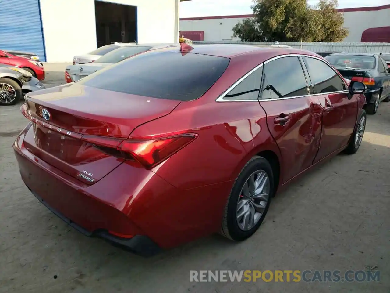 4 Photograph of a damaged car 4T1AA1AB6NU014682 TOYOTA AVALON 2022