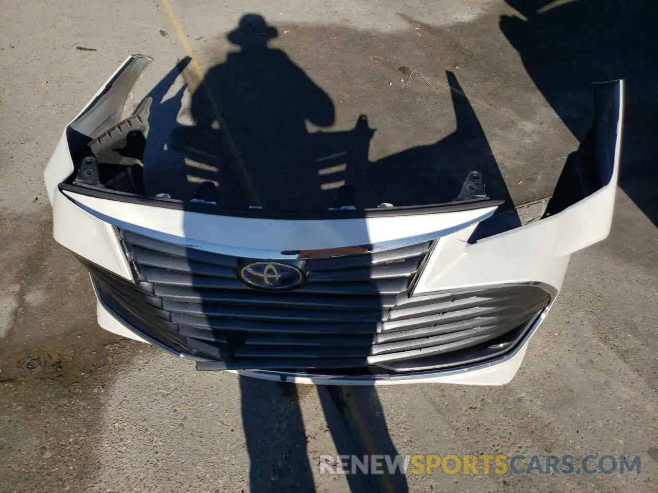12 Photograph of a damaged car 4T1AA1AB7NU012682 TOYOTA AVALON 2022