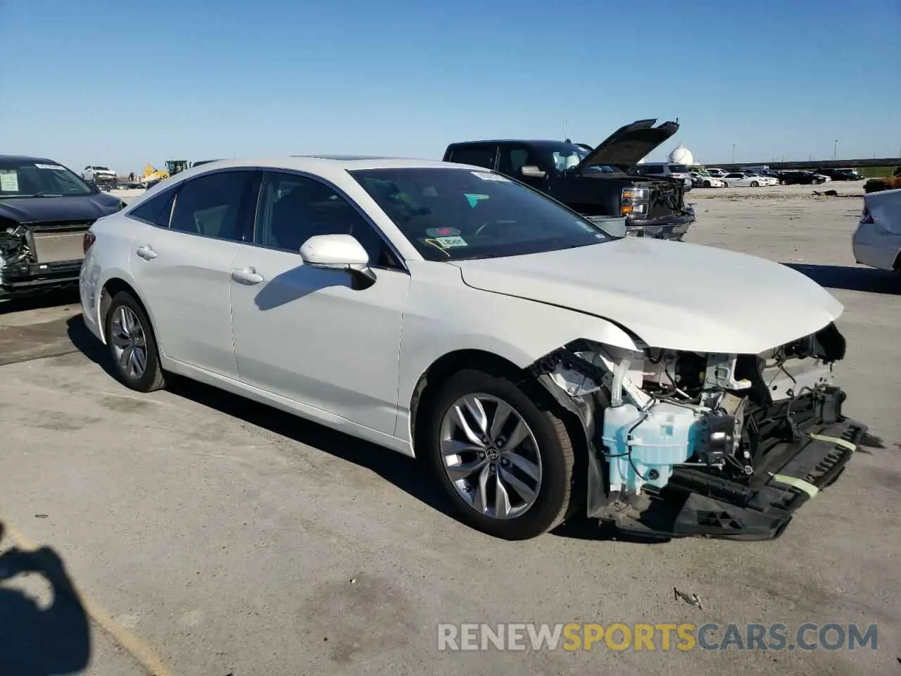 4 Photograph of a damaged car 4T1AA1AB7NU012682 TOYOTA AVALON 2022