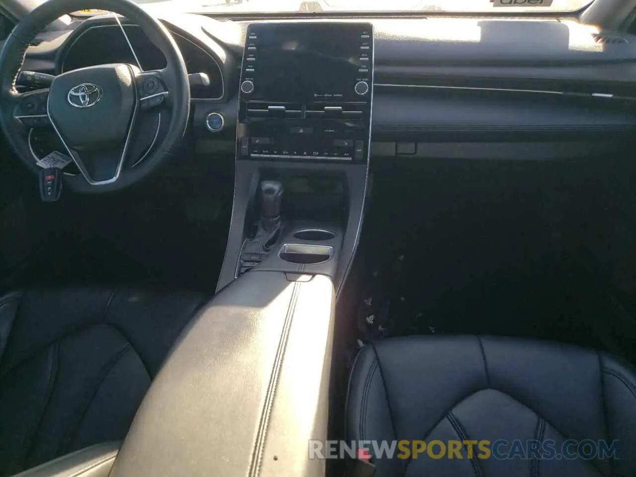8 Photograph of a damaged car 4T1AA1AB7NU012682 TOYOTA AVALON 2022