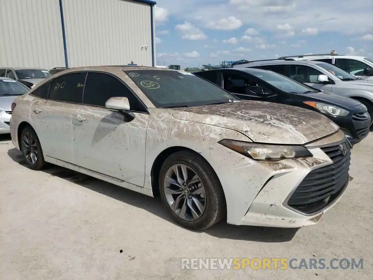 1 Photograph of a damaged car 4T1AZ1FB3NU078129 TOYOTA AVALON 2022